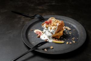 French Toast with Fresh Figs Recipe | Rustle Up