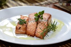 Simple Grilled Salmon Fillet Recipe | Rustle Up