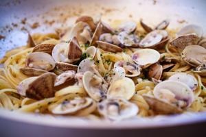 Fresh Clam Spaghetti Recipe | Rustle Up