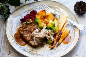 Vegetarian Nut Roast Dinner Recipe | Rustle Up