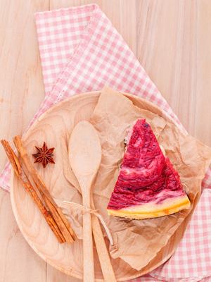 Cinnamon Spiced Rhubarb Ripple Baked Cheesecake Recipe | Rustle Up