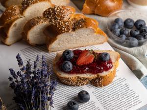 Sesame & Poppy Seed Brioche Loaf Recipe | Rustle Up