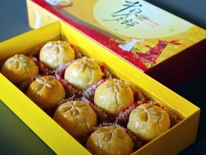 Homemade Mini Moon Cake Recipe | Rustle Up