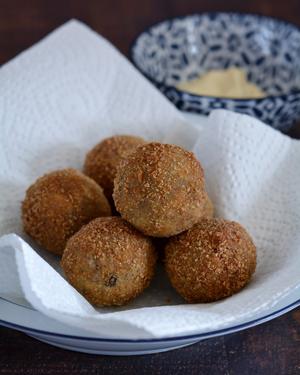 Traditional Italian Arancini Balls Recipe | Rustle Up