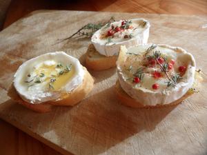 Bruschetta with Goat's Cheese, Fresh Thyme & Honey Recipe | Rustle Up