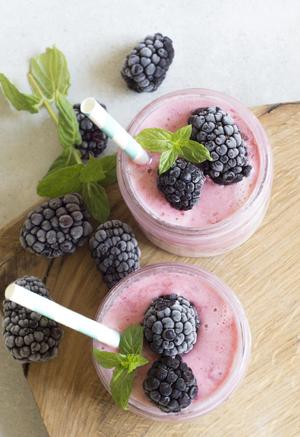 Banana Berry Smoothie Recipe | Rustle Up