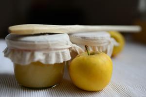 Homemade Apple Sauce Recipe | Rustle Up