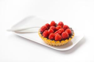 Mini Chocolate Tart with Fresh Raspberries Recipe | Rustle Up