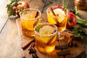 Apple Cinnamon Bourbon Cocktail Recipe | Rustle Up