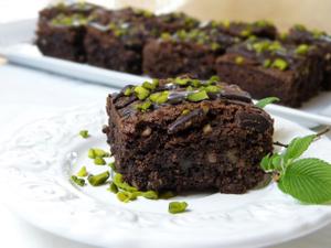 Crunchy Nutty Brownies Recipe | Rustle Up