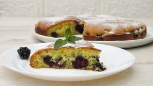 Delicious Blackberry Sponge Cake Recipe | Rustle Up