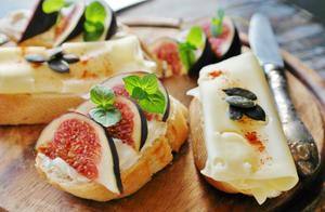 Fig & Emmental Cheese Crostini Recipe | Rustle Up