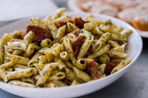 Green Olives & Sun Dried Tomatoes Penne Pasta Recipe | Rustle Up