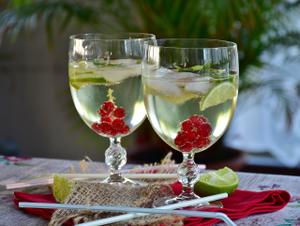 St Germain & Prosecco Spritz Recipe | Rustle Up