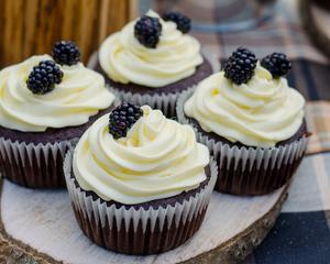 Dark Chocolate & Blackberry Cupcakes Recipe | Rustle Up