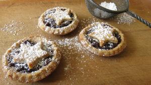 Classic Christmas Mince Pies Recipe | Rustle Up