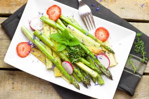 Grilled Asparagus with Sliced Radish & Strawberries Recipe | Rustle Up