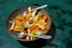 Zesty Orange Salad with Lettuce, Mint, Carrots & Kalamata Olives Recipe | Rustle Up